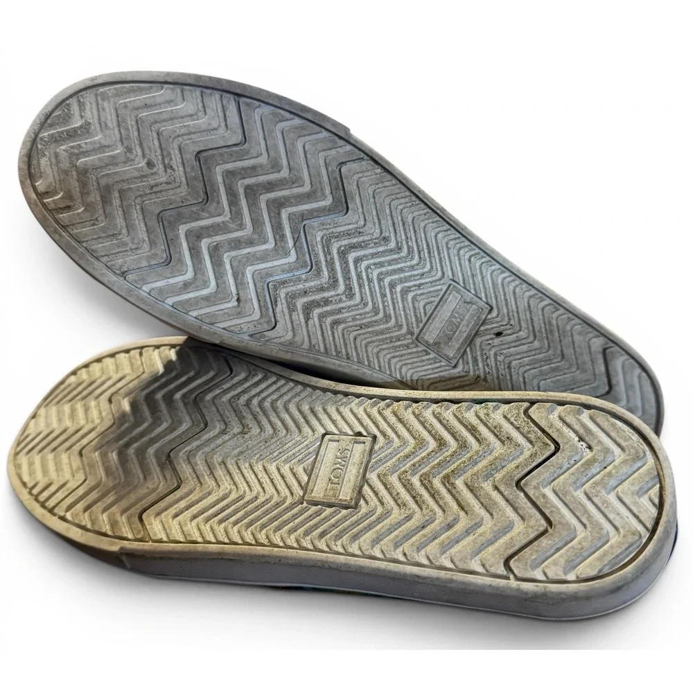 TOMS Tie Dye Rainbow Slip On Shoes Womens‎ Size 8 Canvas Flats